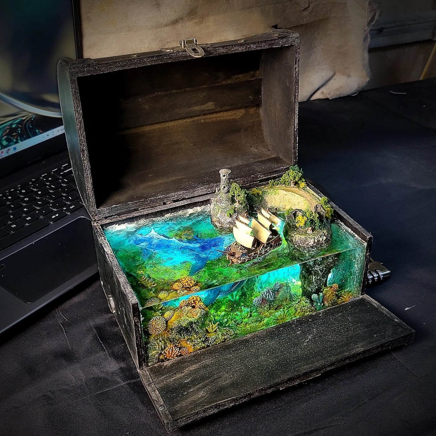 Leviathan the Sea Monster Pirates Mythology Diorama Treasure Mistery Box Gift Epoxy Resin - ArtFIGU