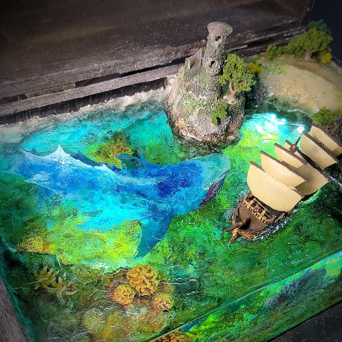 Leviathan the Sea Monster Pirates Mythology Diorama Treasure Mistery Box Gift Epoxy Resin - ArtFIGU