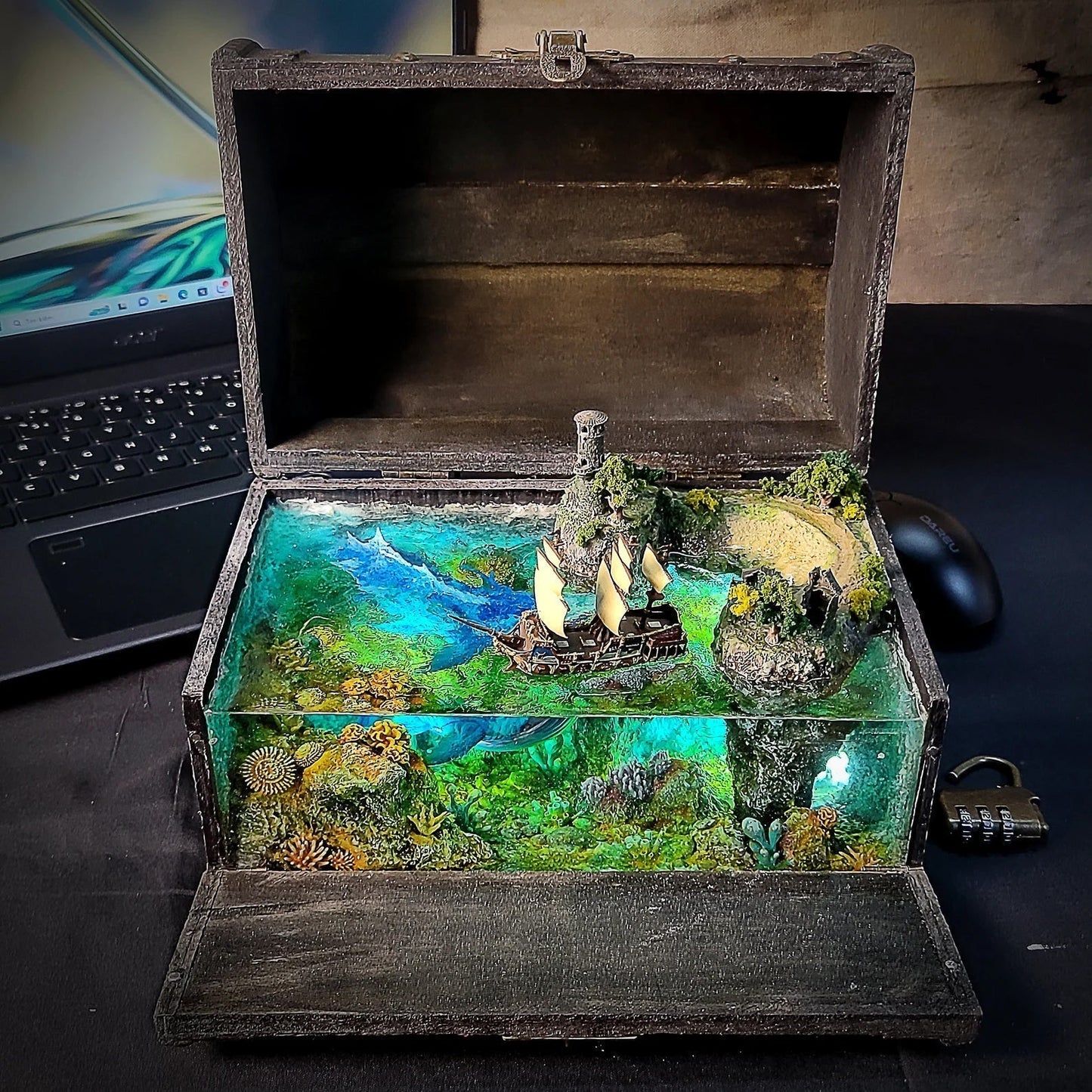 Leviathan the Sea Monster Pirates Mythology Diorama Treasure Mistery Box Gift Epoxy Resin - ArtFIGU