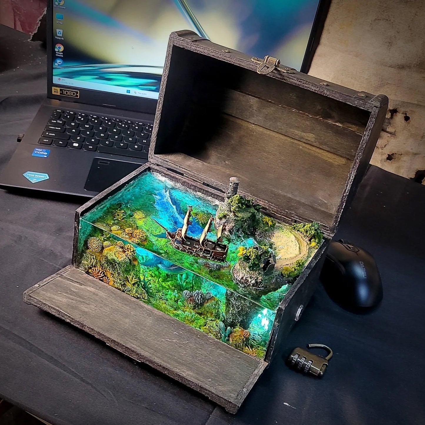 Leviathan the Sea Monster Pirates Mythology Diorama Treasure Mistery Box Gift Epoxy Resin - ArtFIGU