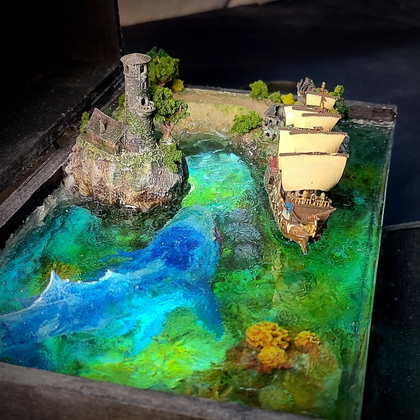 Leviathan the Sea Monster Pirates Mythology Diorama Treasure Mistery Box Gift Epoxy Resin - ArtFIGU