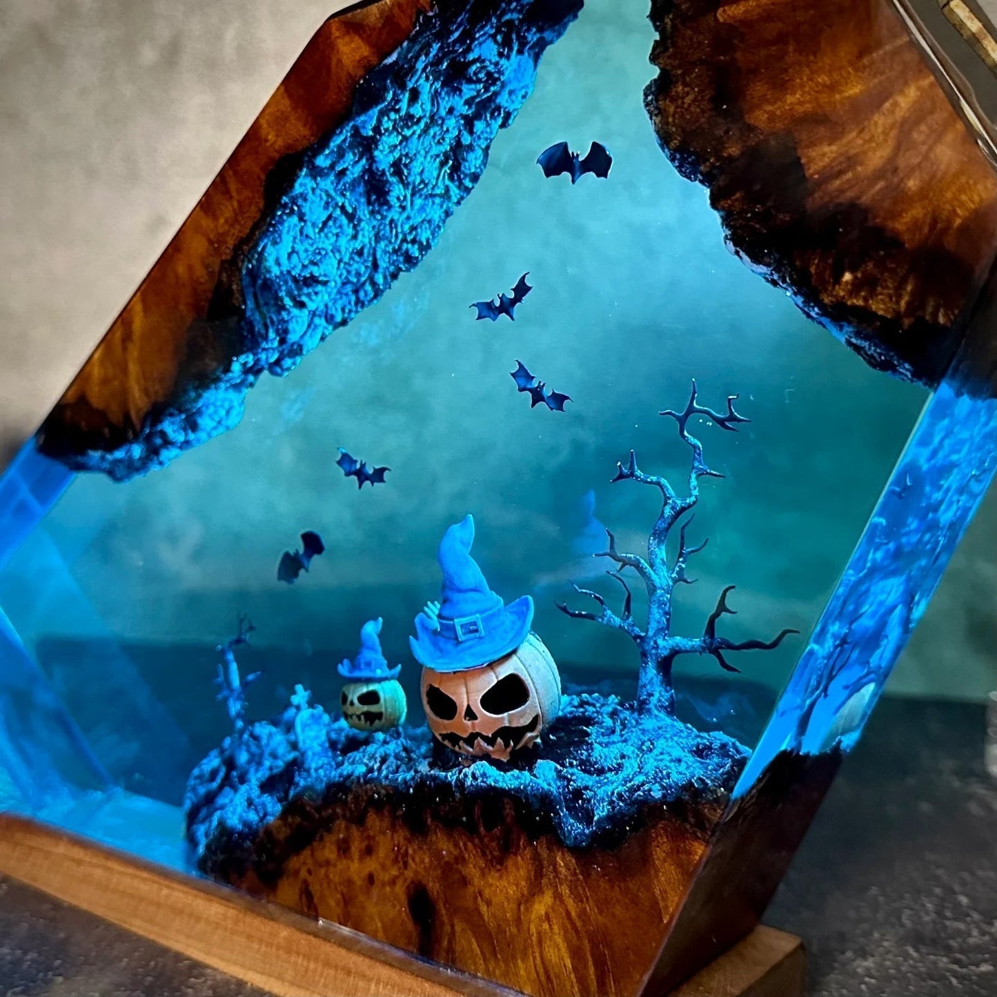 Halloween Graveyard Pumpkin Epoxy Resin Lamp - ArtFIGU