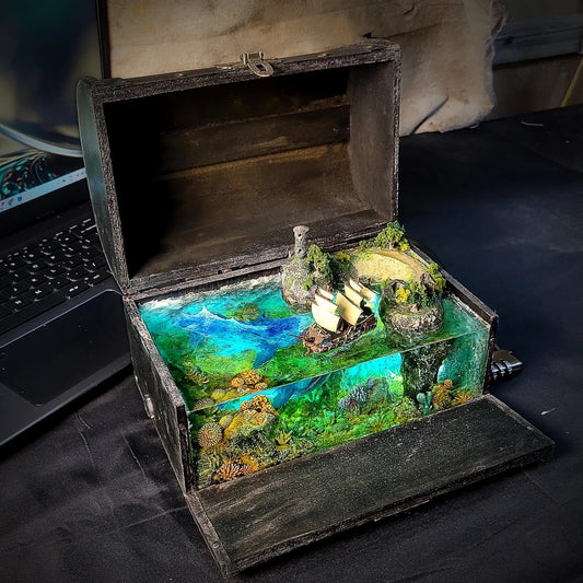 Leviathan the Sea Monster Pirates Mythology Diorama Treasure Mistery Box Gift Epoxy Resin - ArtFIGU