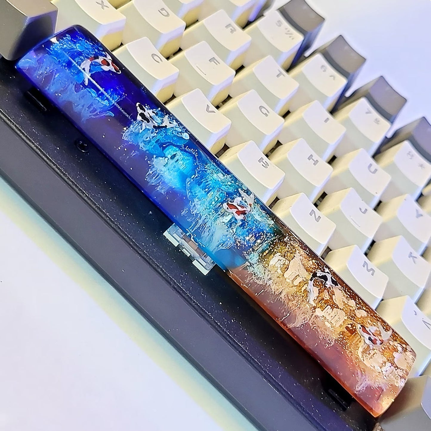 Koi Fish Spacebar Artisan Keycaps Epoxy Resin - ArtFIGU