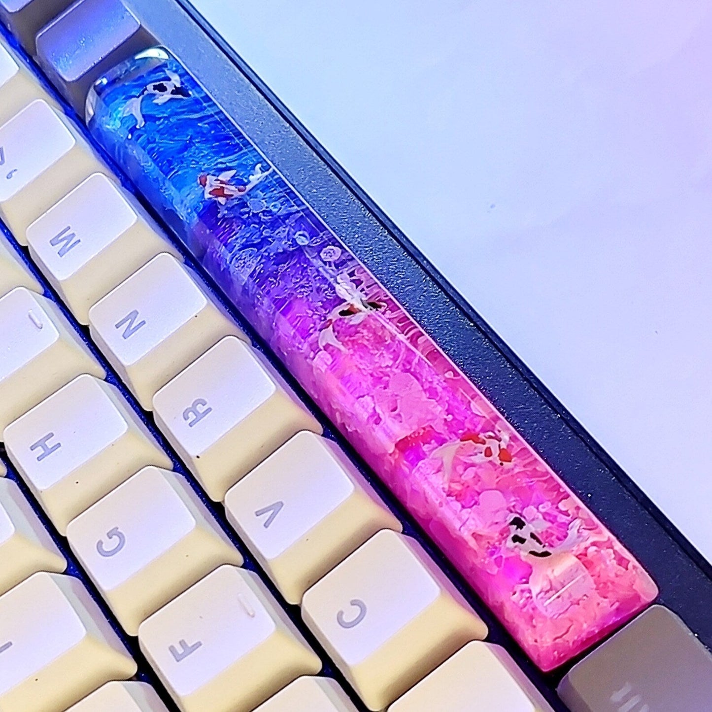 Koi Fish Spacebar Artisan Keycaps Epoxy Resin - ArtFIGU