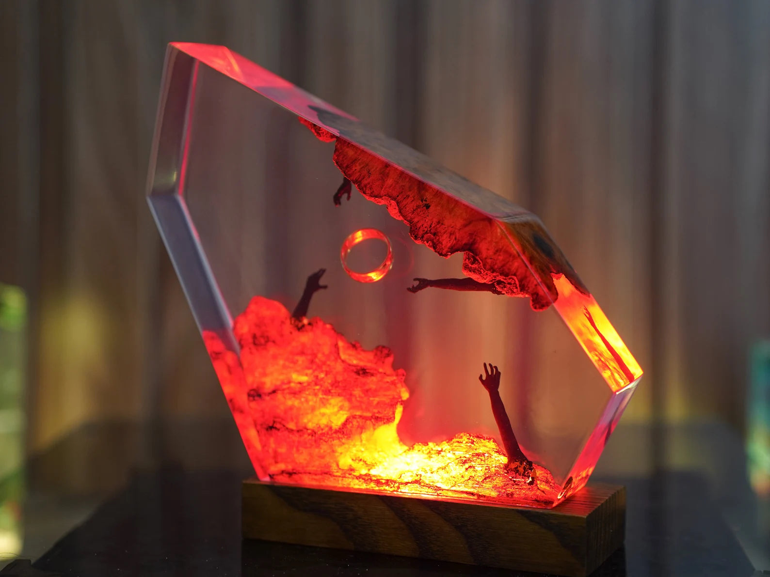 LOTR Lord Of Rings The One Ring Longing Hands Epoxy Resin Lamp - ArtFIGU