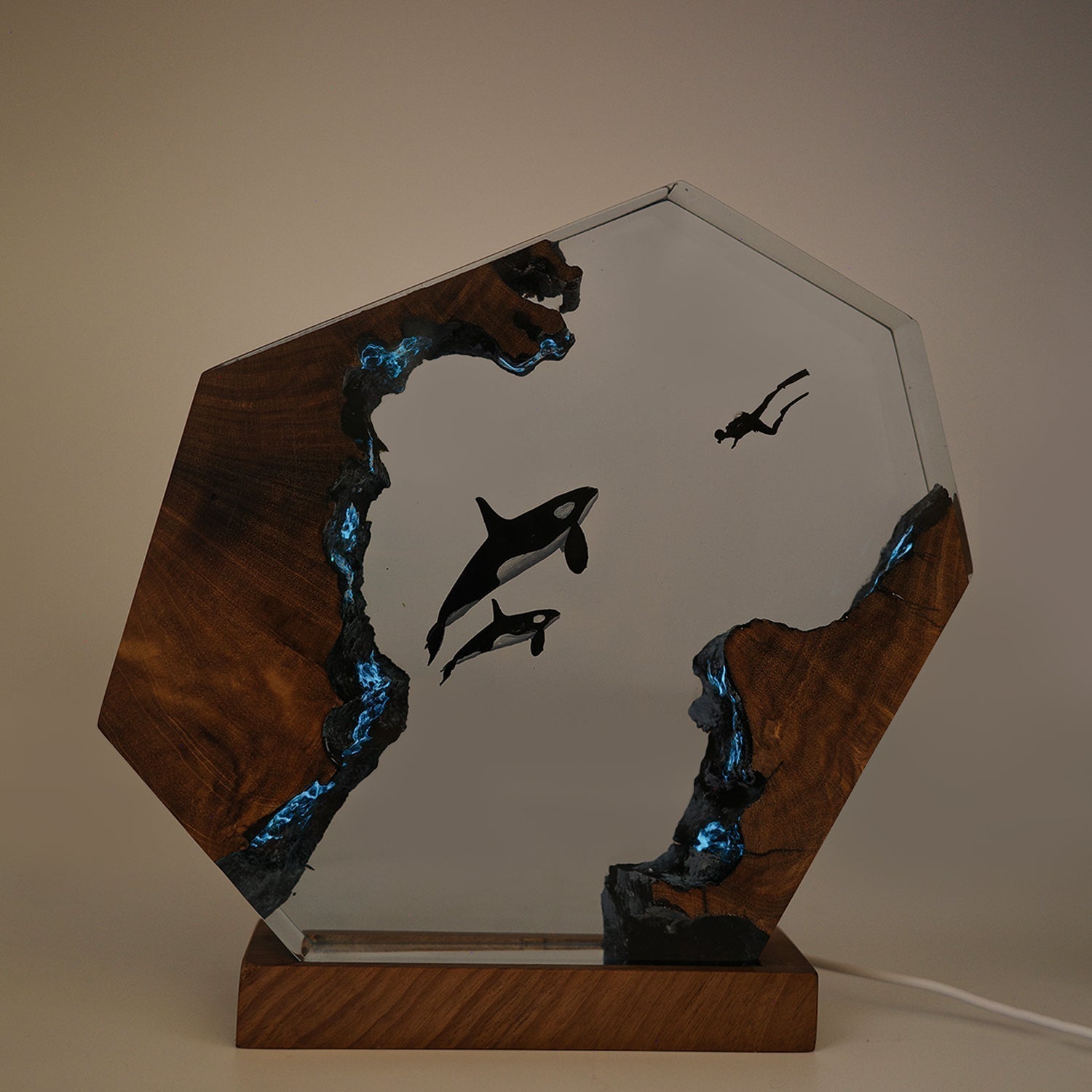 Orcas & Diver - High Quality Epoxy Resin Lamp - ArtFIGU