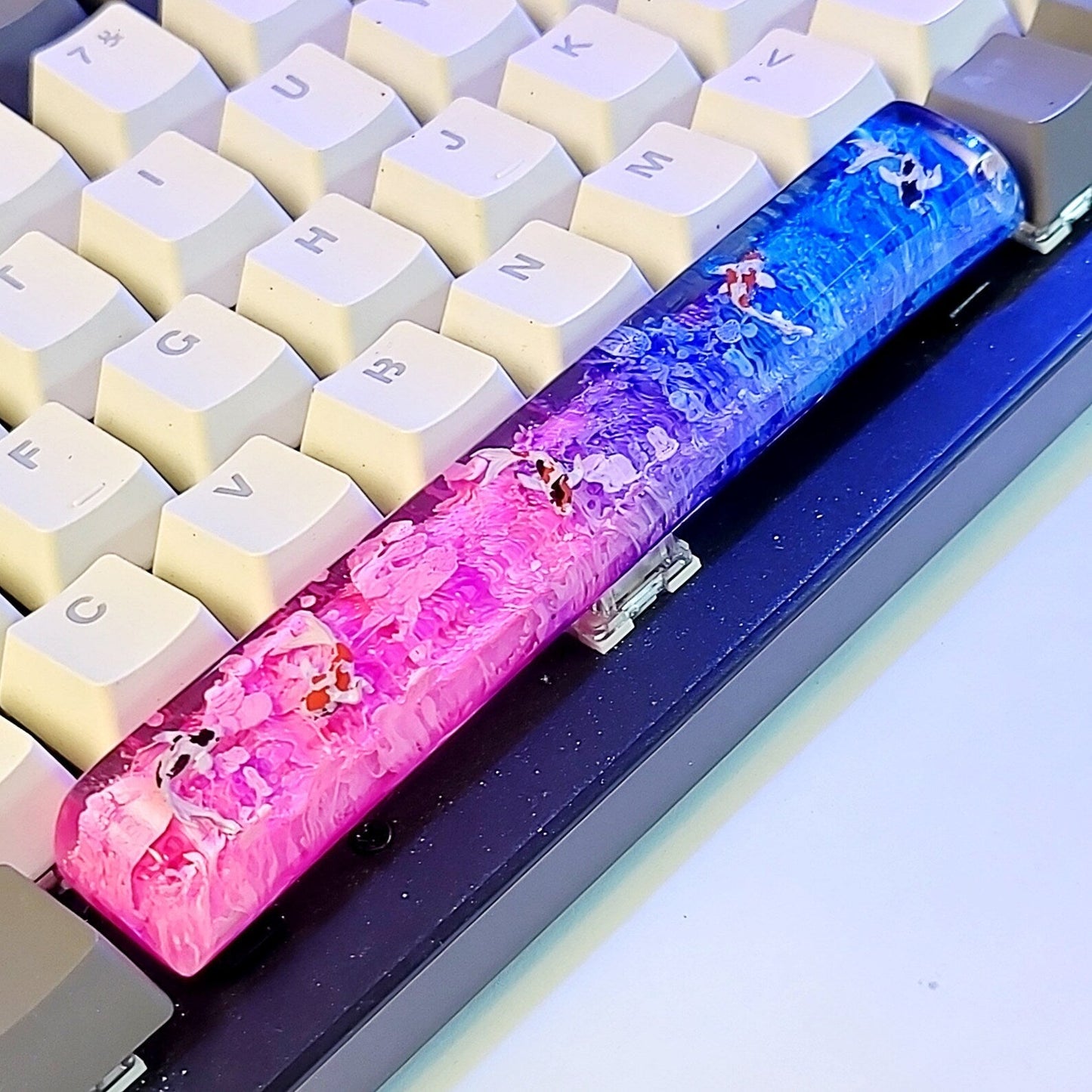 Koi Fish Spacebar Artisan Keycaps Epoxy Resin - ArtFIGU