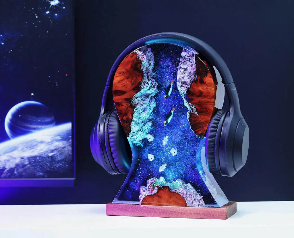 Penguin Headphone Stand Epoxy Resin Lamp, Night Light - ArtFIGU