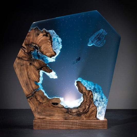 Sea Turtle & Diver - High Quality Epoxy Resin Lamp - ArtFIGU