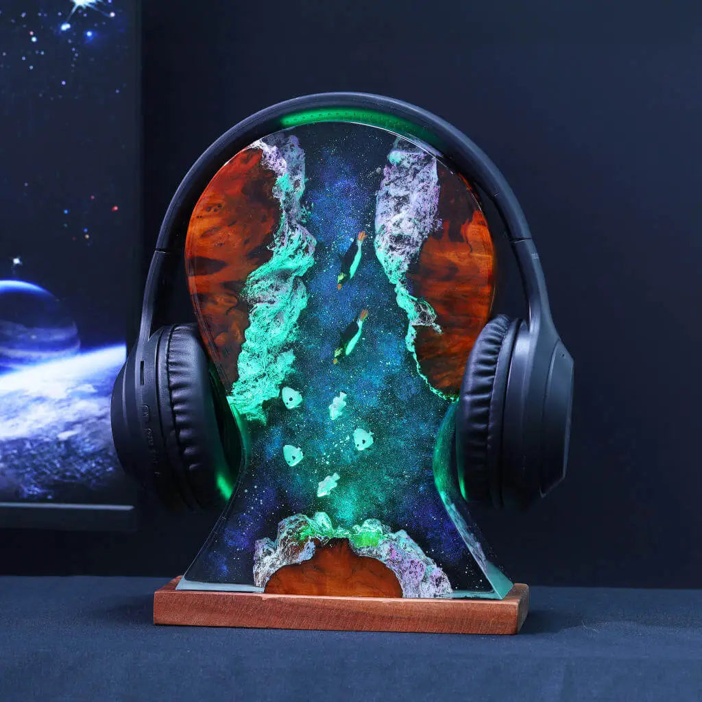 Penguin Headphone Stand Epoxy Resin Lamp, Night Light - ArtFIGU