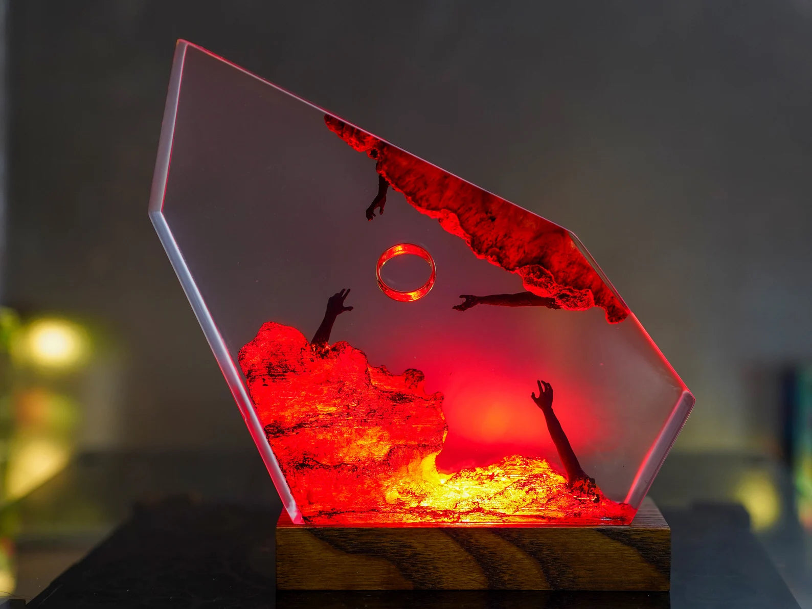 LOTR Lord Of Rings The One Ring Longing Hands Epoxy Resin Lamp - ArtFIGU