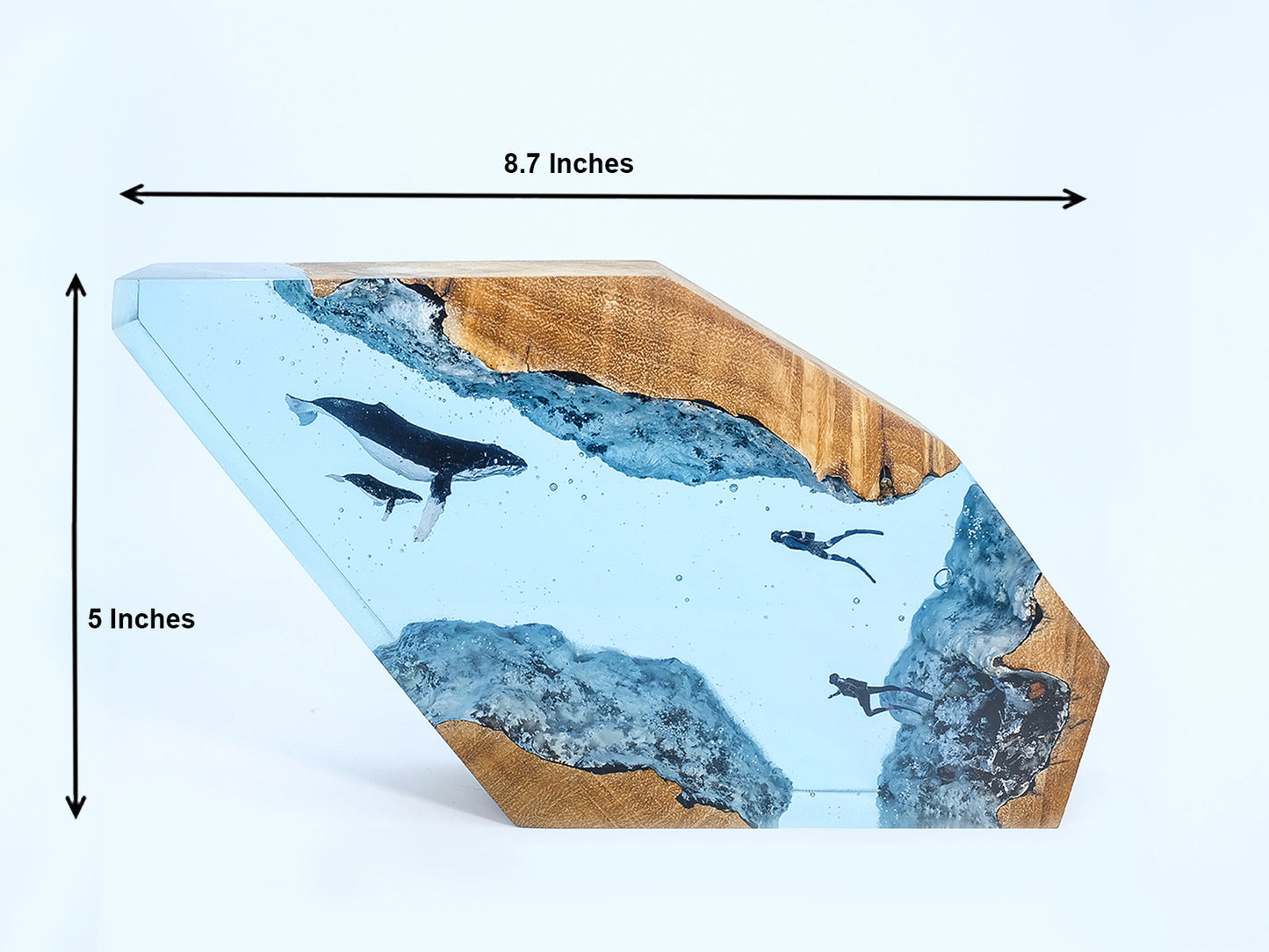 Humpback Whale & Divers - High Quality Epoxy Resin Lamp - ArtFIGU