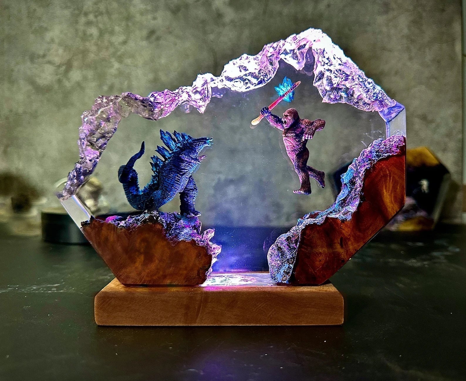Godzilla x Kong Epoxy Resin Lamp - ArtFIGU