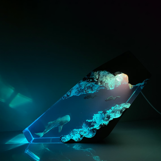 Whale Shark & Divers - High Quality Epoxy Resin Lamp - ArtFIGU