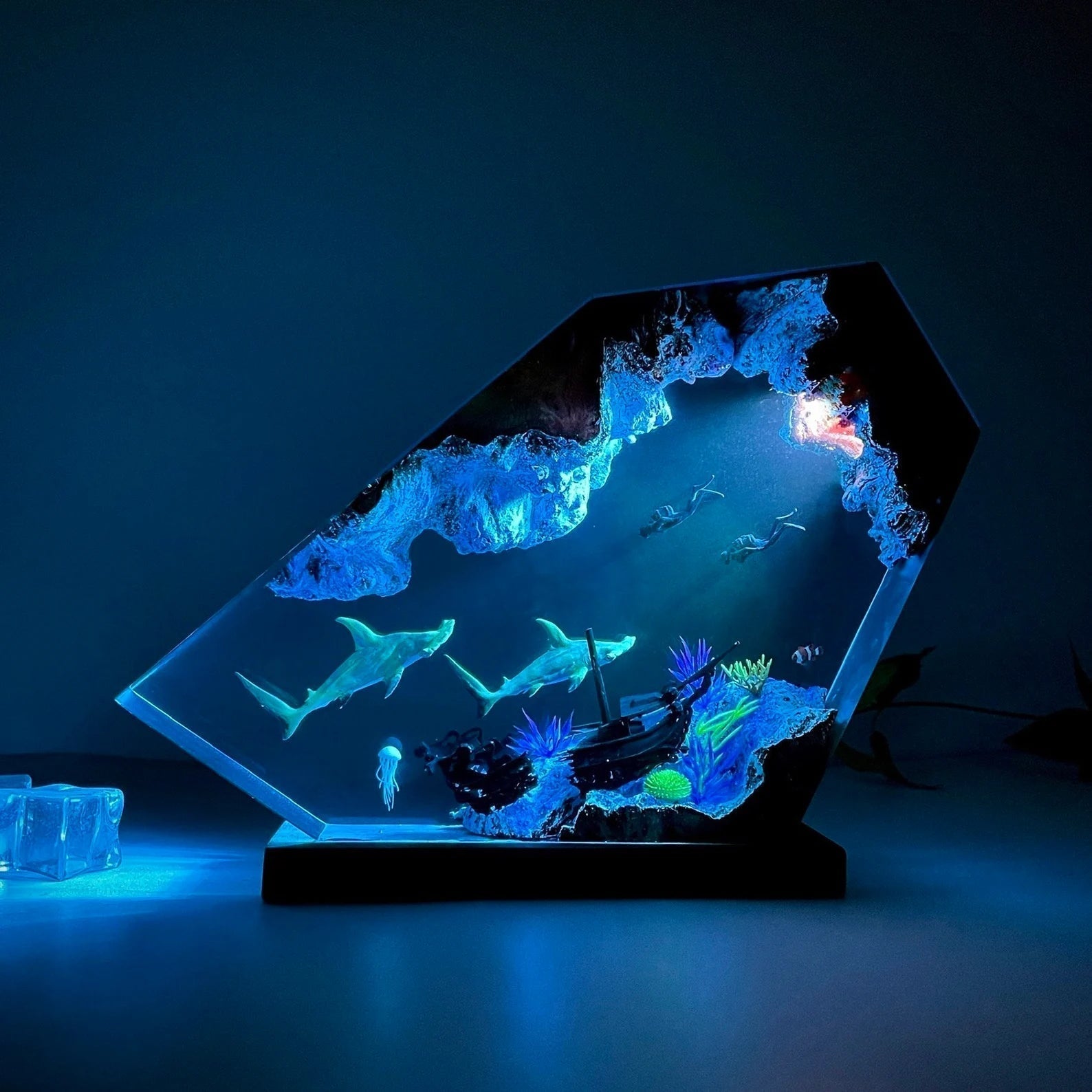 Hammerhead Sharks Diver Shipwreck Undersea Ocean Diorama Epoxy Resin Lamp, Night Light - ArtFIGU