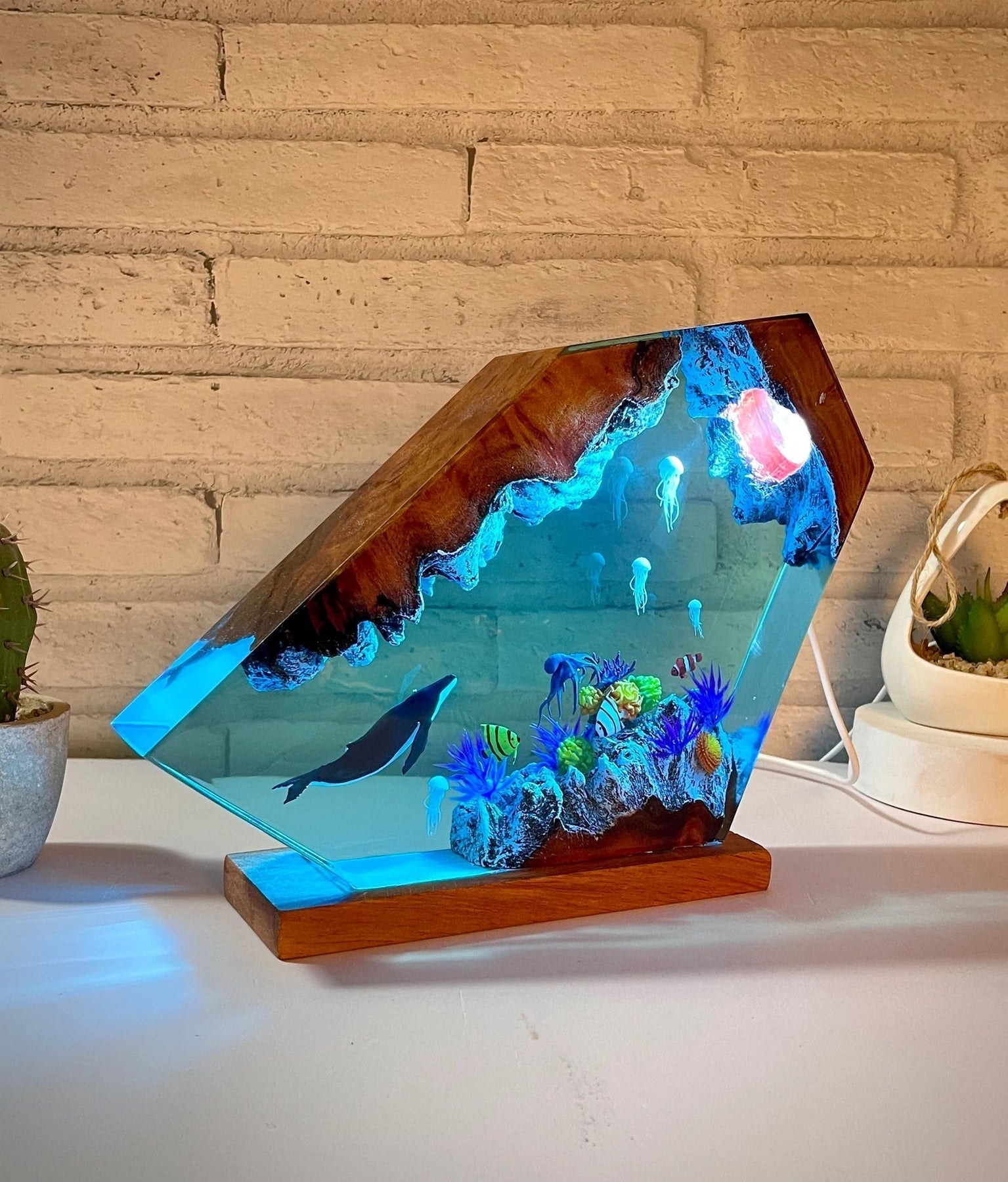 Humpback Whale Octopus Jellys Fish Undersea Ocean Diorama Epoxy Resin Lamp, Night Light - ArtFIGU