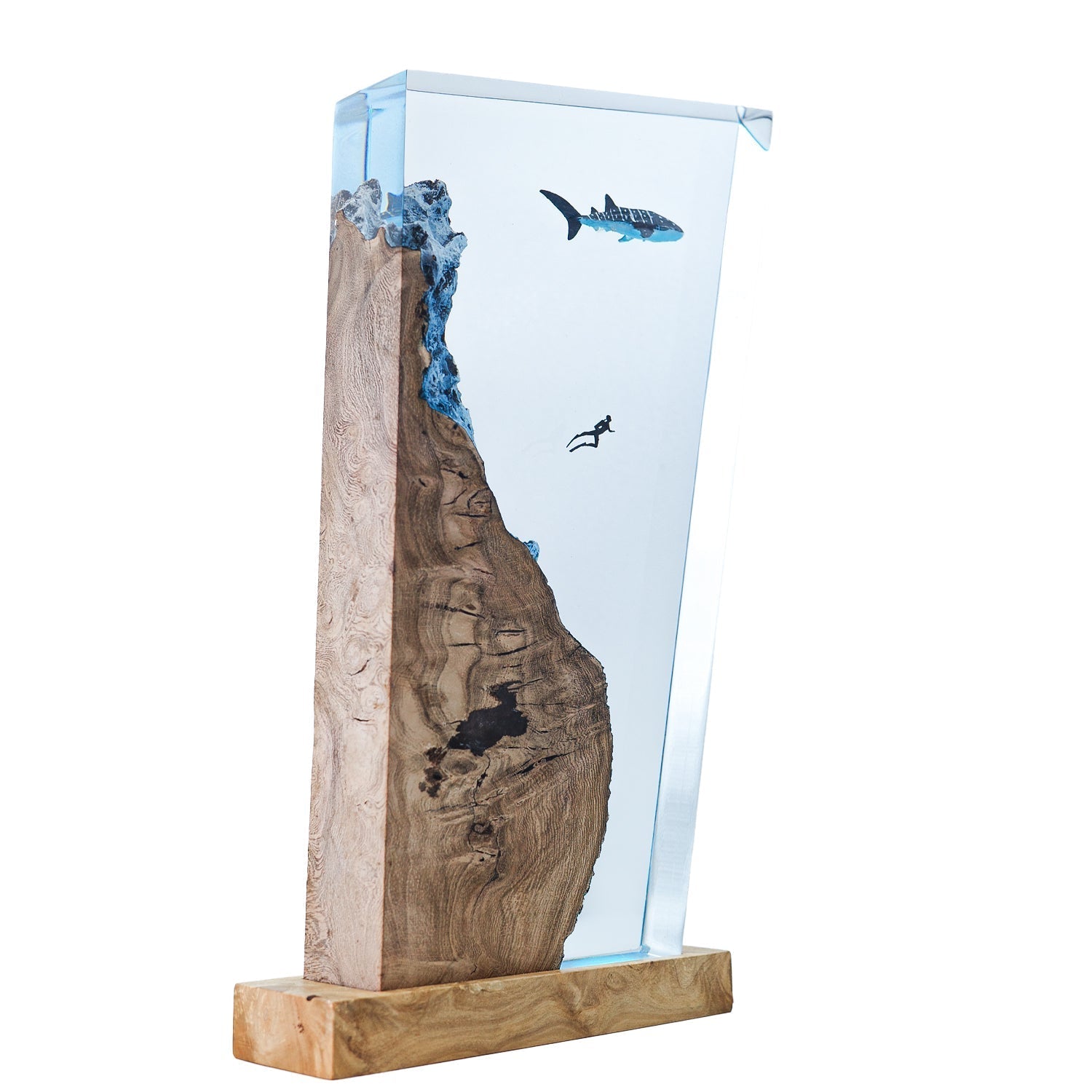 Whale Shark & Diver - High Quality Epoxy Resin Lamp - ArtFIGU