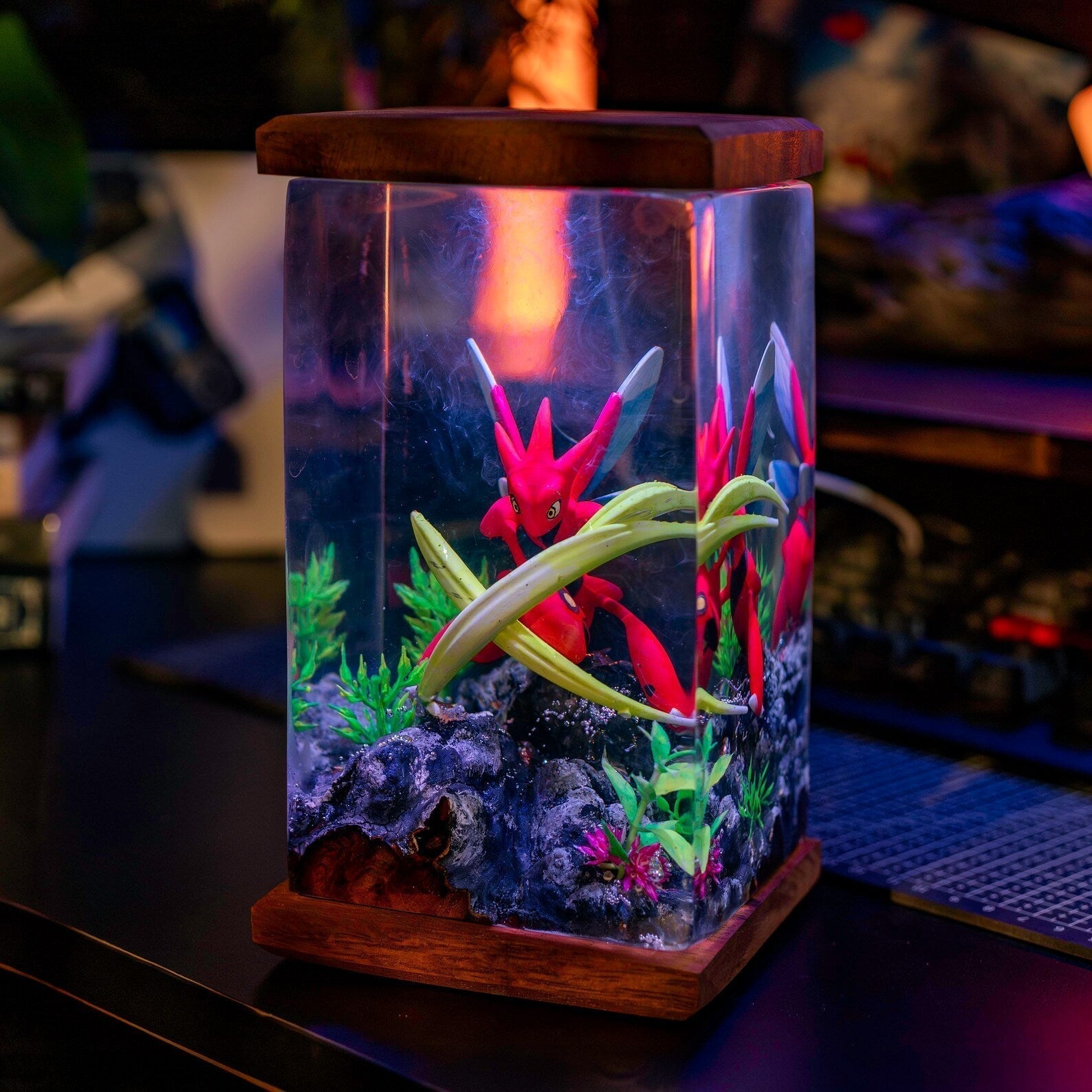 Pokemon Scizor Halloween Epoxy Resin Lamp - ArtFIGU