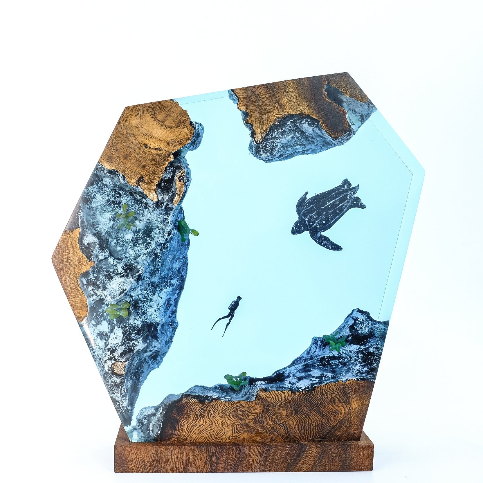 Sea Turtle & Diver - High Quality Epoxy Resin Lamp - ArtFIGU