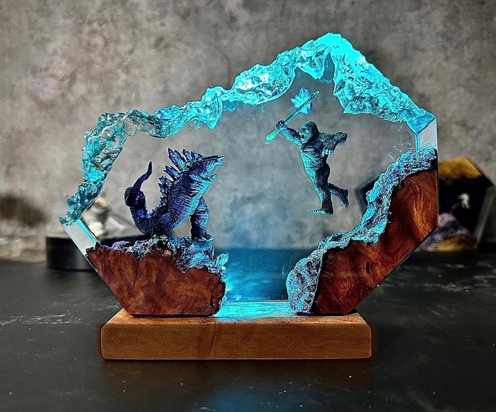 Godzilla x Kong Epoxy Resin Lamp - ArtFIGU