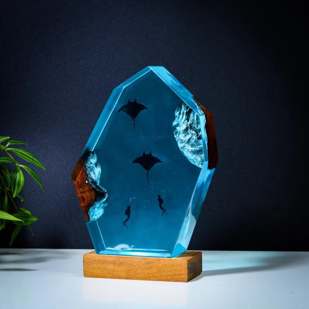 Manta Ray and Diver Undersea Ocean Diorama Epoxy Resin Lamp, Night Light - ArtFIGU