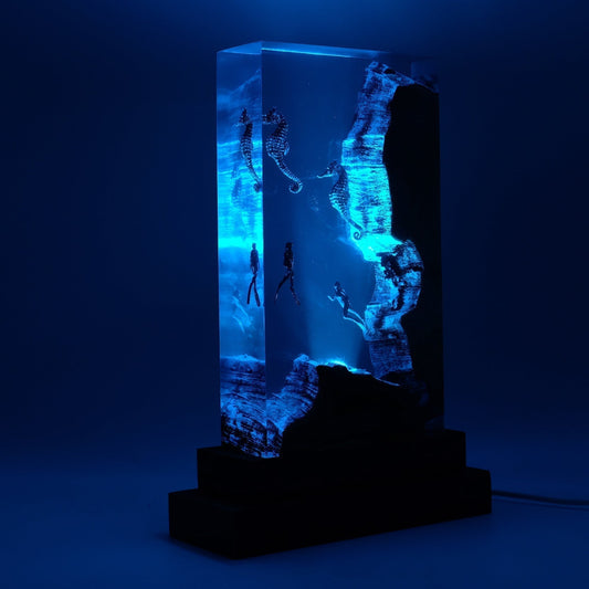 Seahorses & Divers - High Quality Epoxy Resin Lamp - ArtFIGU